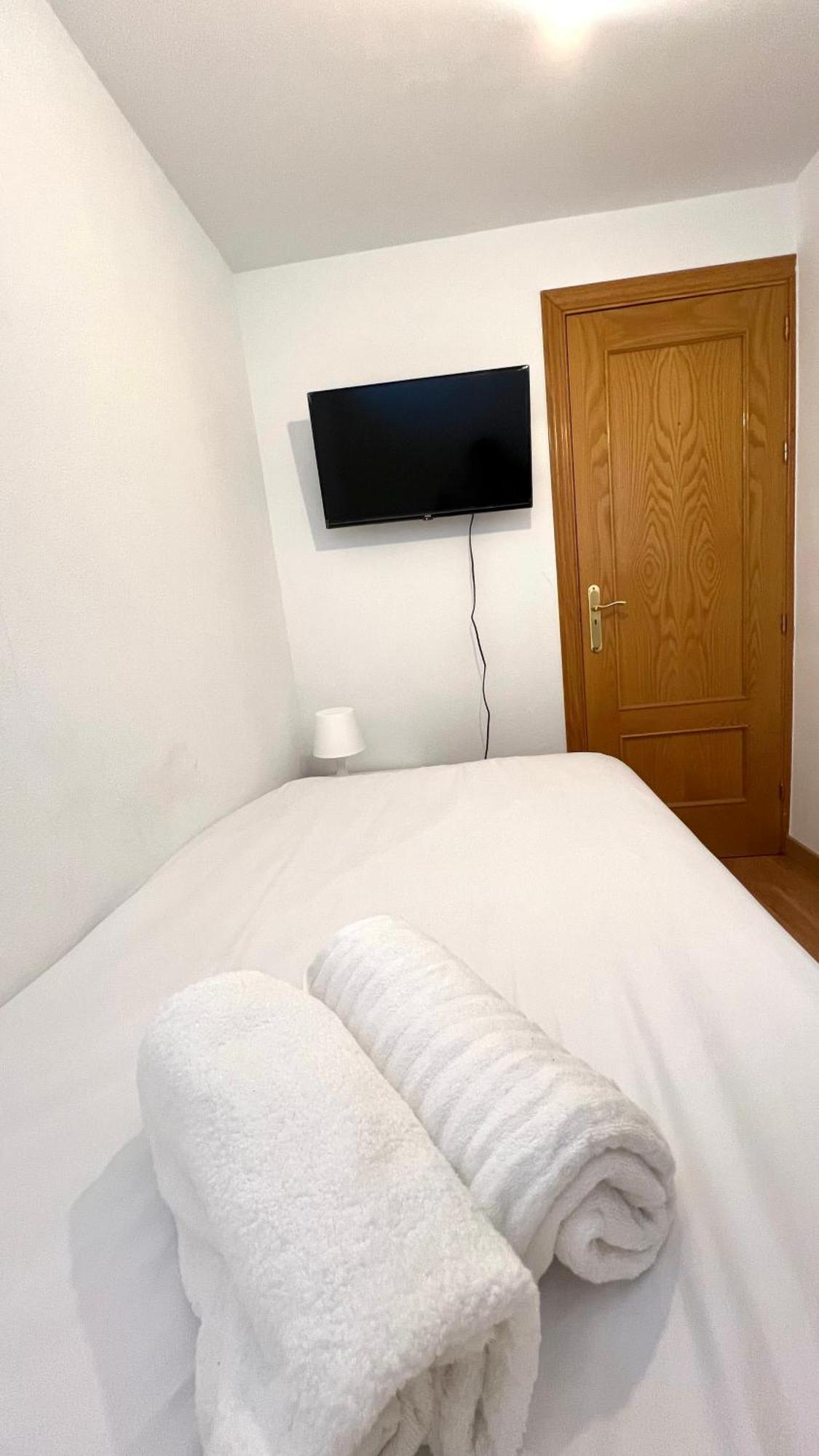 Hotel Habitacion Fuencarral Centro Madrid Exterior foto